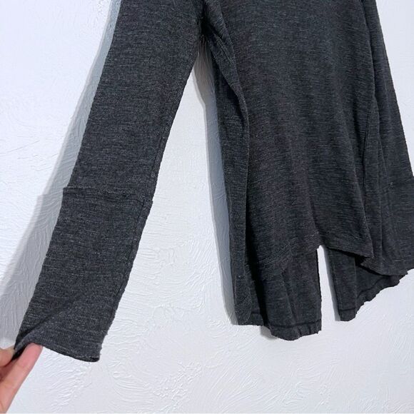 Free People We The Free Gray  Tunic Top SZ M Split Back Turtleneck - Picture 4 of 7